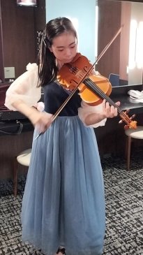 ヴァイオリン・木下真希さん（2024年10月～12月）