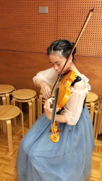 ヴァイオリン・木下真希さん（2025年7月～9月）